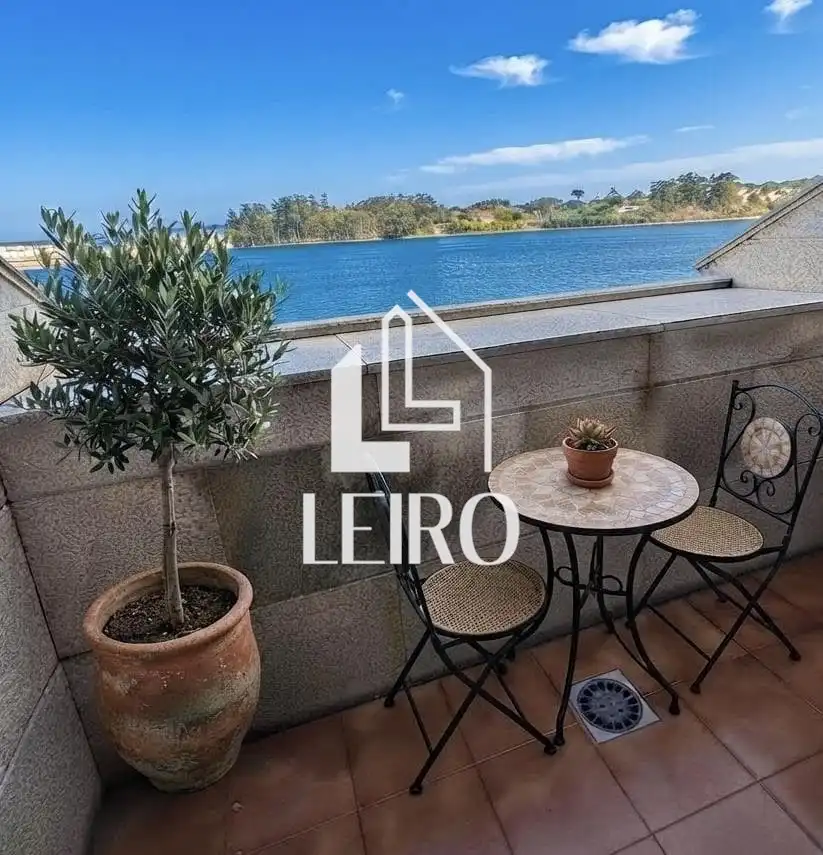 Duplex with lift for sale in Cambados