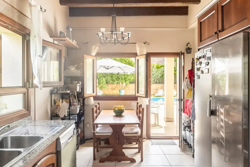 Cuina de Casa o xalet en venda en Alcúdia amb Jardí privat, Terrassa i Piscina