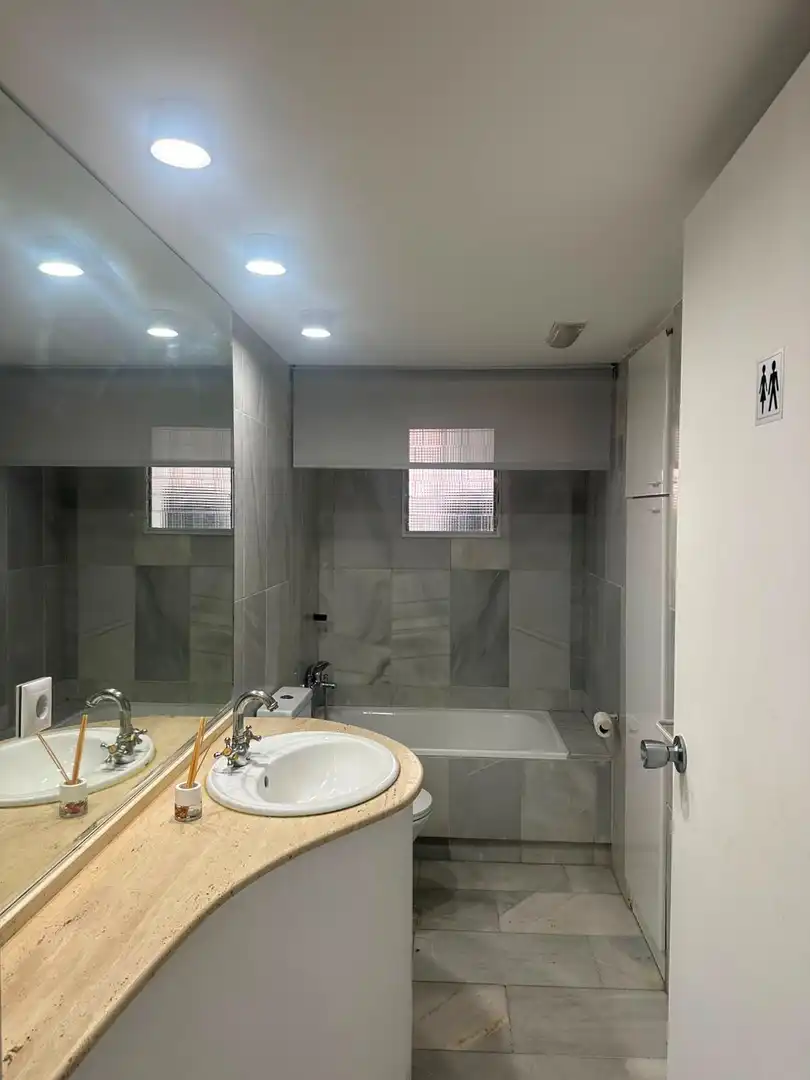 Bany de Apartament de lloguer en Alicante / Alacant amb Aire condicionat