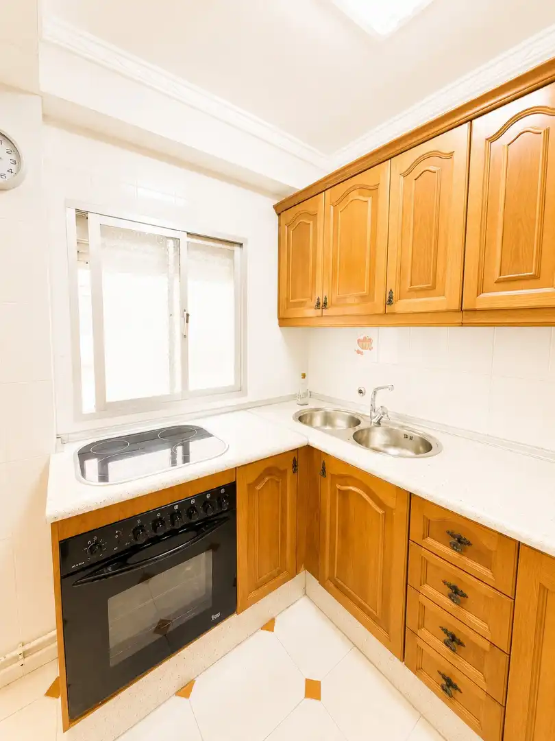 Cocina de Piso en venta en Torremolinos con Terraza, Amueblado y Horno