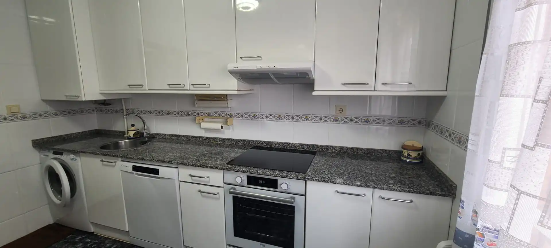 Cocina de Piso de alquiler en Gijón  con Calefacción y Amueblado