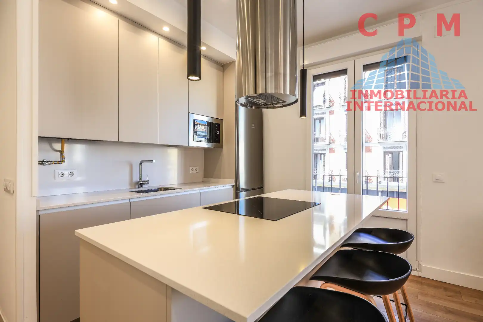 Kitchen of Flat for rent in Madrid  with Air Conditioner, Heating and Parquet flooring