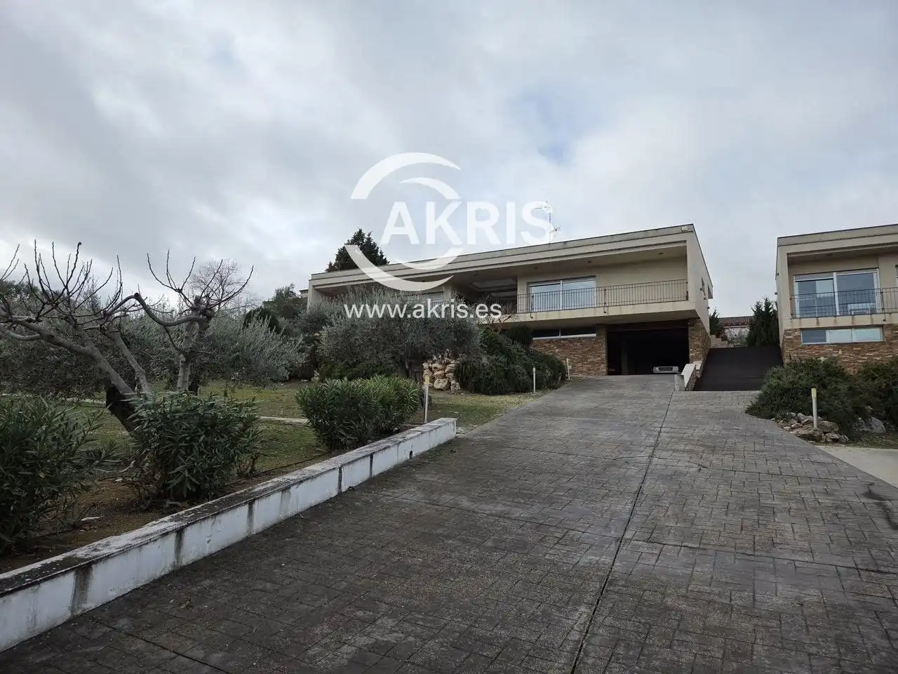 Houses for sale in Calle Monasterio Santa María la Real, Los Cigarrales-La Bastida