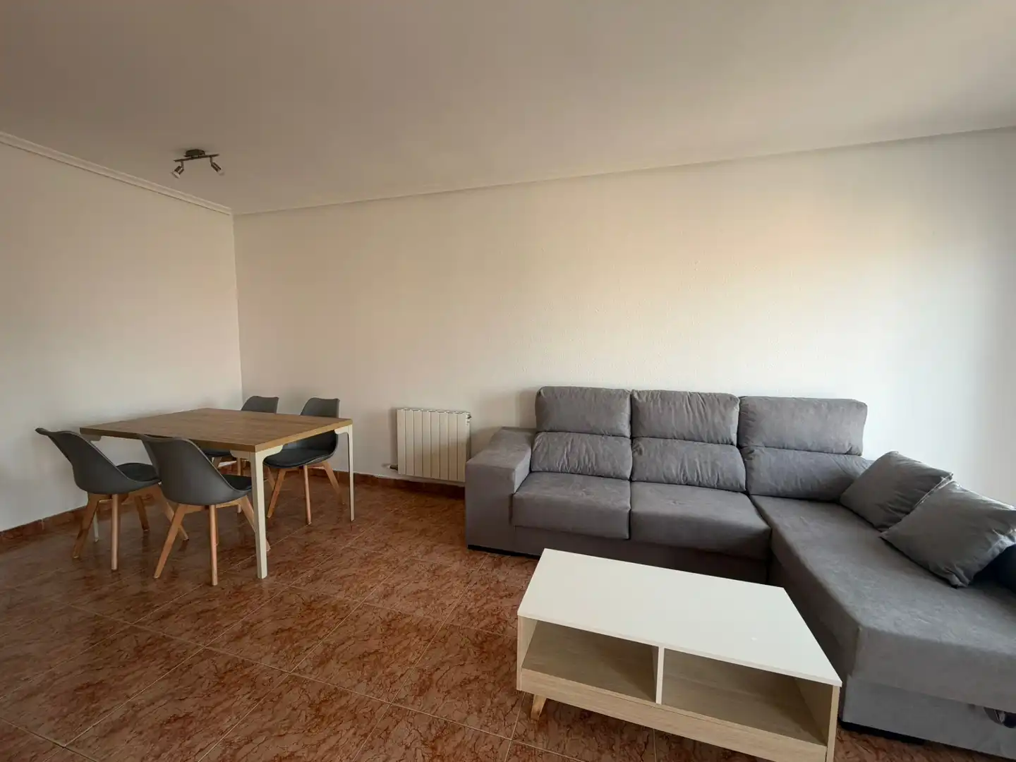 Sala de estar de Dúplex de alquiler en Arroyo de la Encomienda con Amueblado