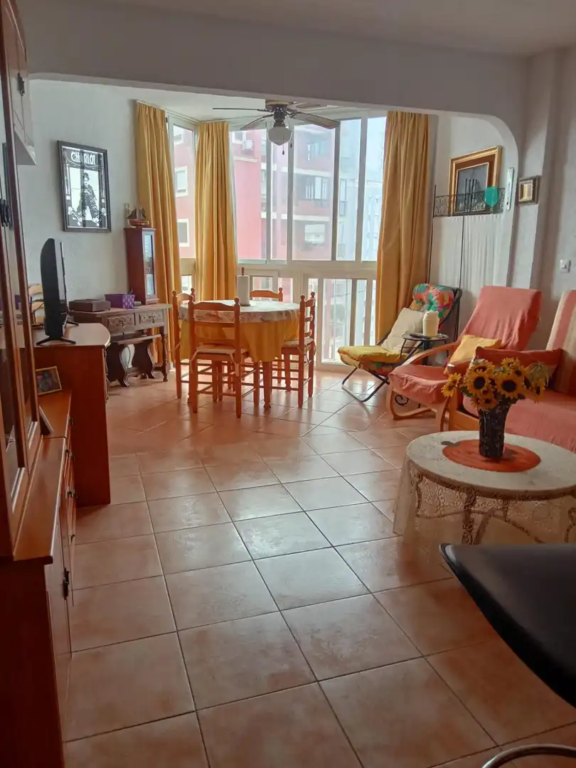Sala d'estar de Apartament en venda en Calpe / Calp amb Calefacció, Jardí privat i Terrassa