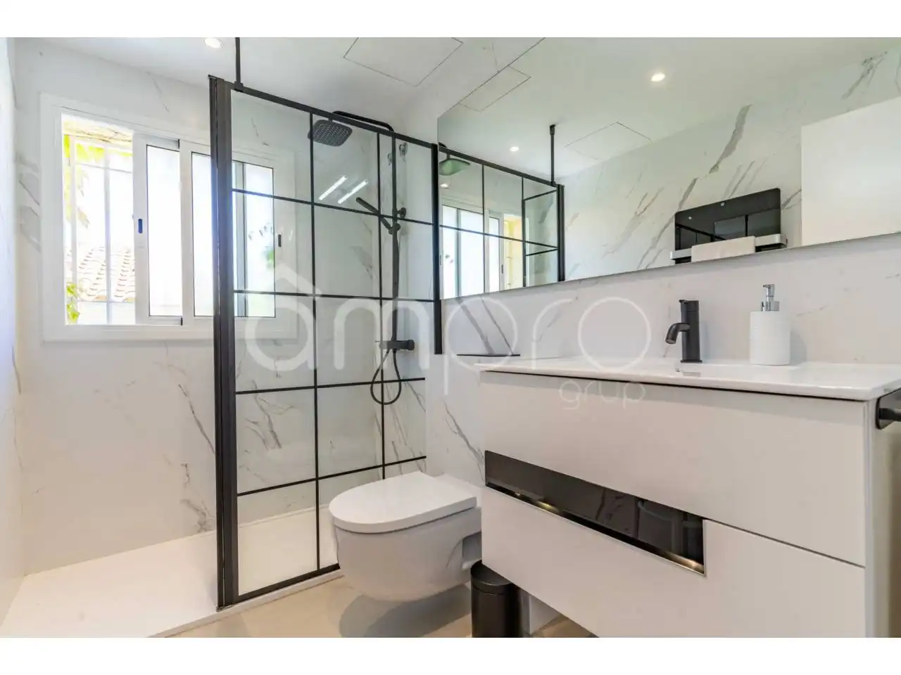 Bathroom of Houses for sale in Sant Pere de Ribes  with Air Conditioner, Private garden and Terrace