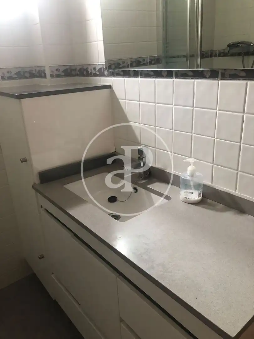 Bathroom of Flat for rent in Elche / Elx  with Air Conditioner and Furnished