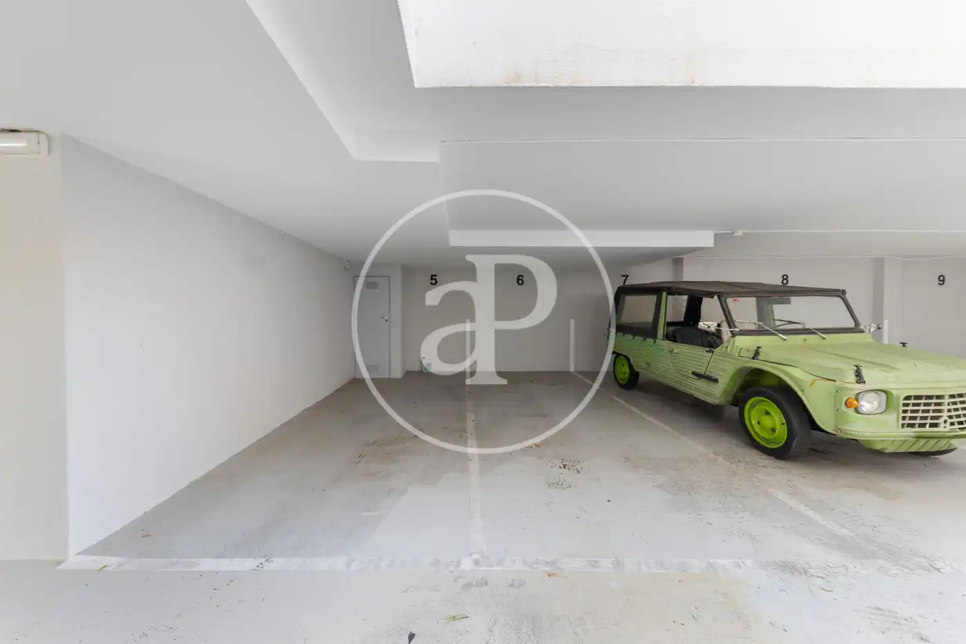 Parkplatz von Wohnung zur Miete in  Palma de Mallorca mit Klimaanlage, Heizung und Privatgarten