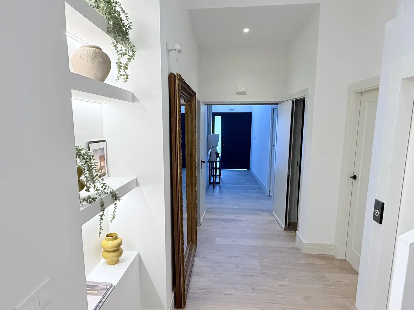 Einfamilien-Reihenhaus zum Verkauf in Málaga mit Privatgarten, Balkon und Gemeinschaftspool