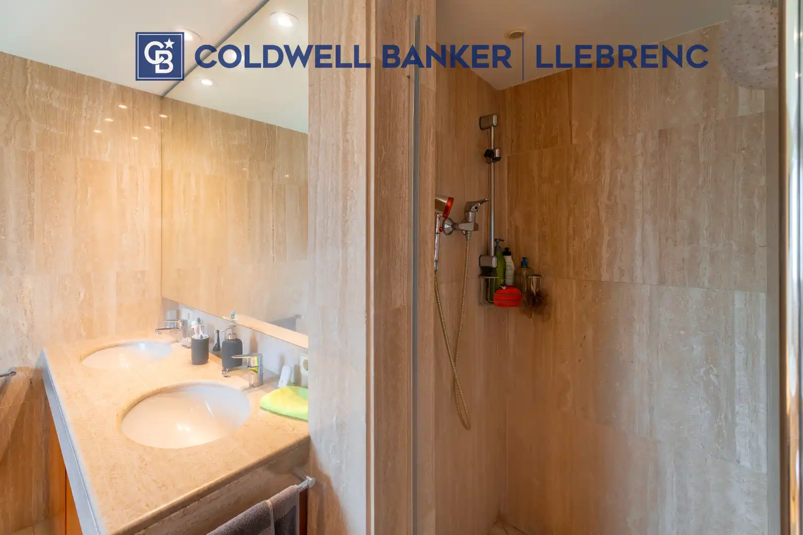 Baño de Casa o chalet de alquiler en Barcelona con Aire acondicionado, Calefacción y Jardín privado