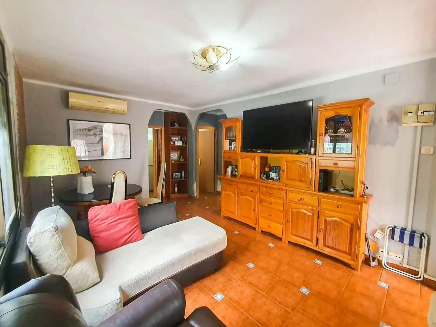 Sala de estar de Casa o chalet en venta en Esparreguera con Aire acondicionado, Jardín privado y Piscina