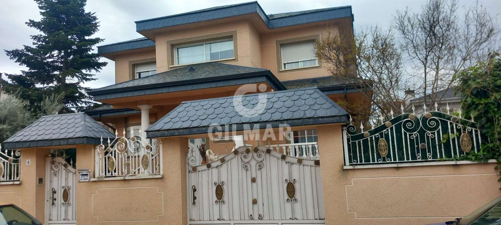 Vista exterior de Casa o xalet en venda en Valdetorres de Jarama amb Piscina