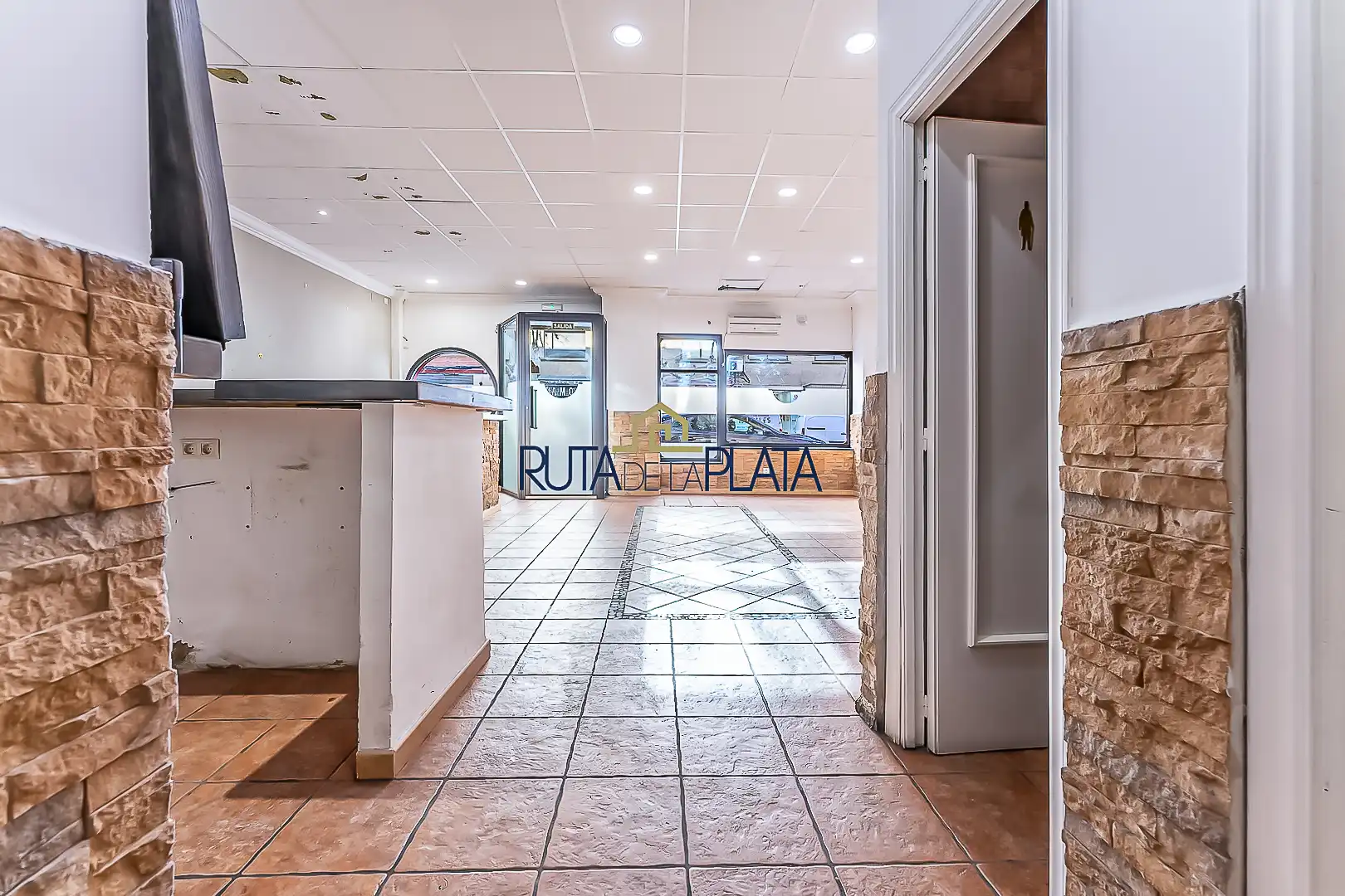 Local comercial en alquiler en Avenida de las Tres Cruces 12, imagen 4