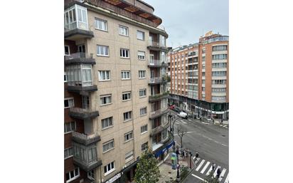 Exterior view of Flat for sale in Oviedo   with Terrace