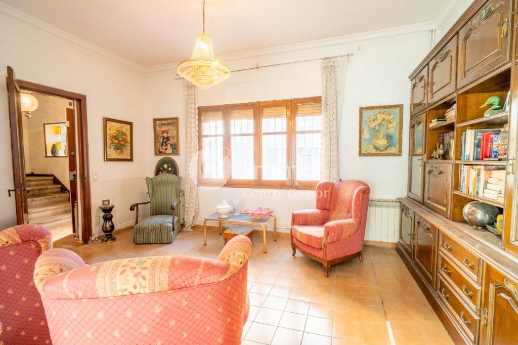 Sala d'estar de Casa adosada en venda en  Lleida Capital amb Jardí privat i Alarma