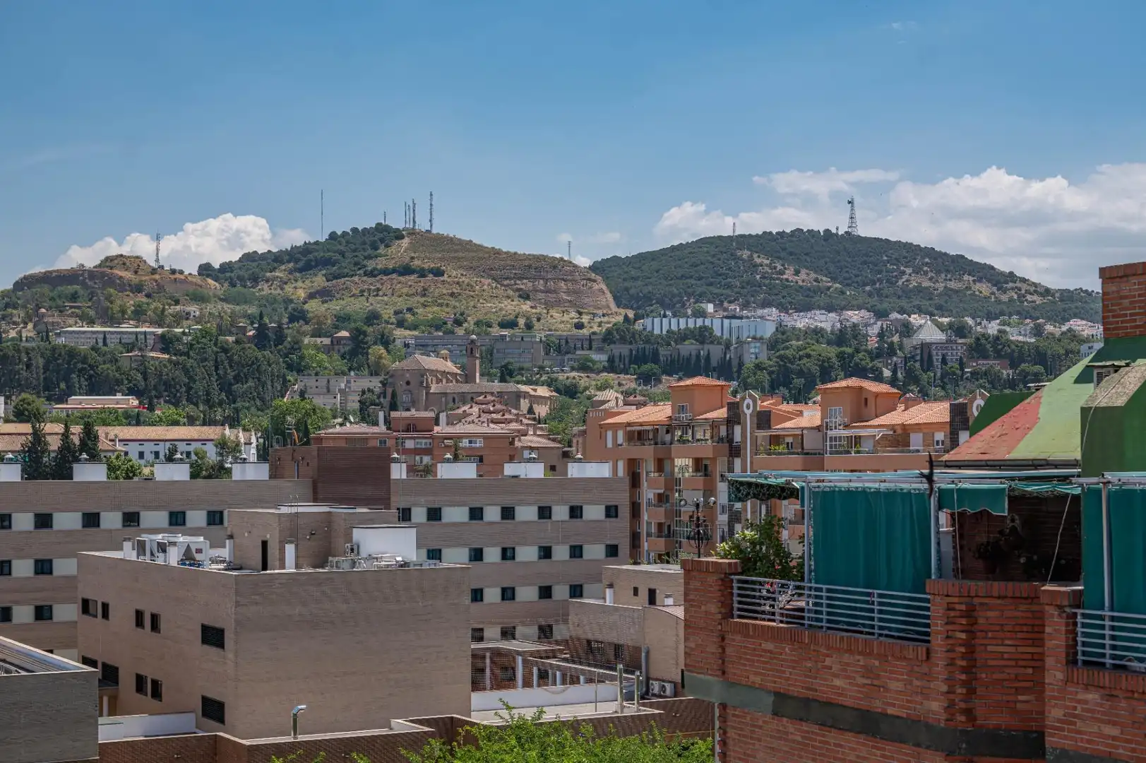 Außenansicht von Dachboden zum Verkauf in Granada mit Klimaanlage, Heizung und Terrasse