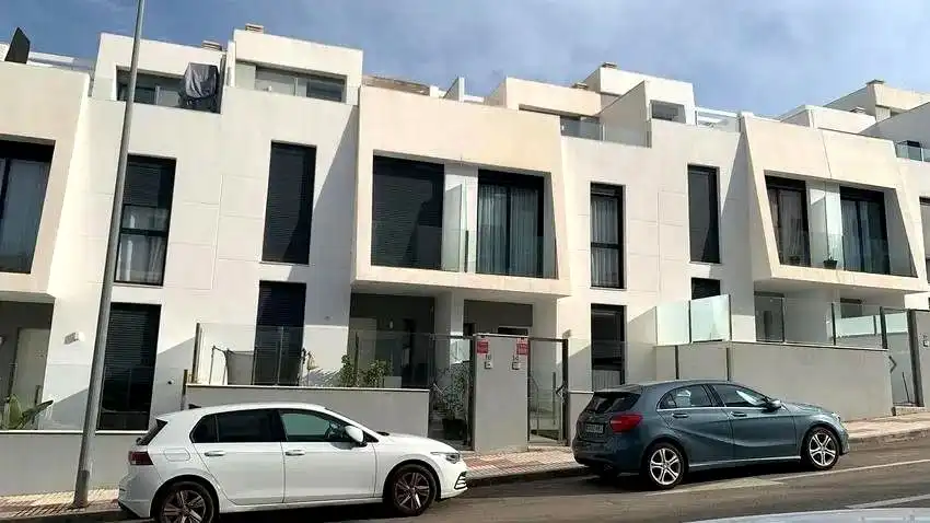 Casa adosada en venta en Pitágoras, Añoreta Baja