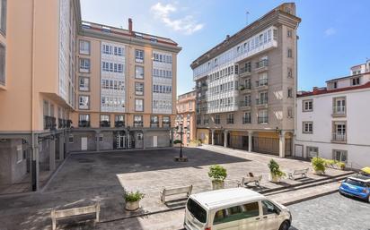 Vista exterior de Pis en venda en A Coruña Capital  amb Balcó