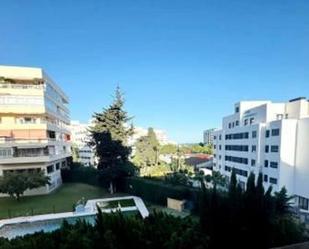 Vista exterior de Pis en venda en Marbella amb Parquet i Traster