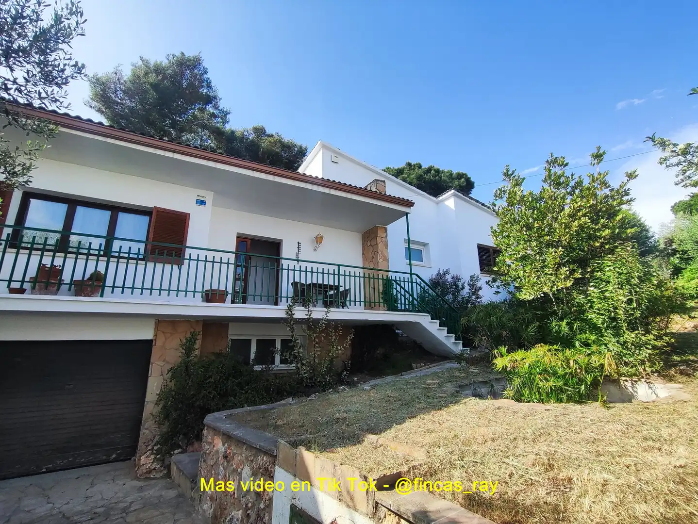 Detached house with terrace for sale in Carrer Regasol