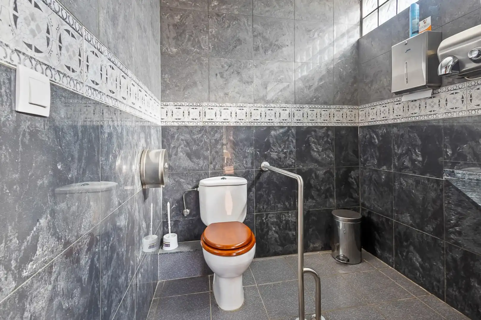 Baño de Local en venta en Orihuela con Aire acondicionado y Alarma
