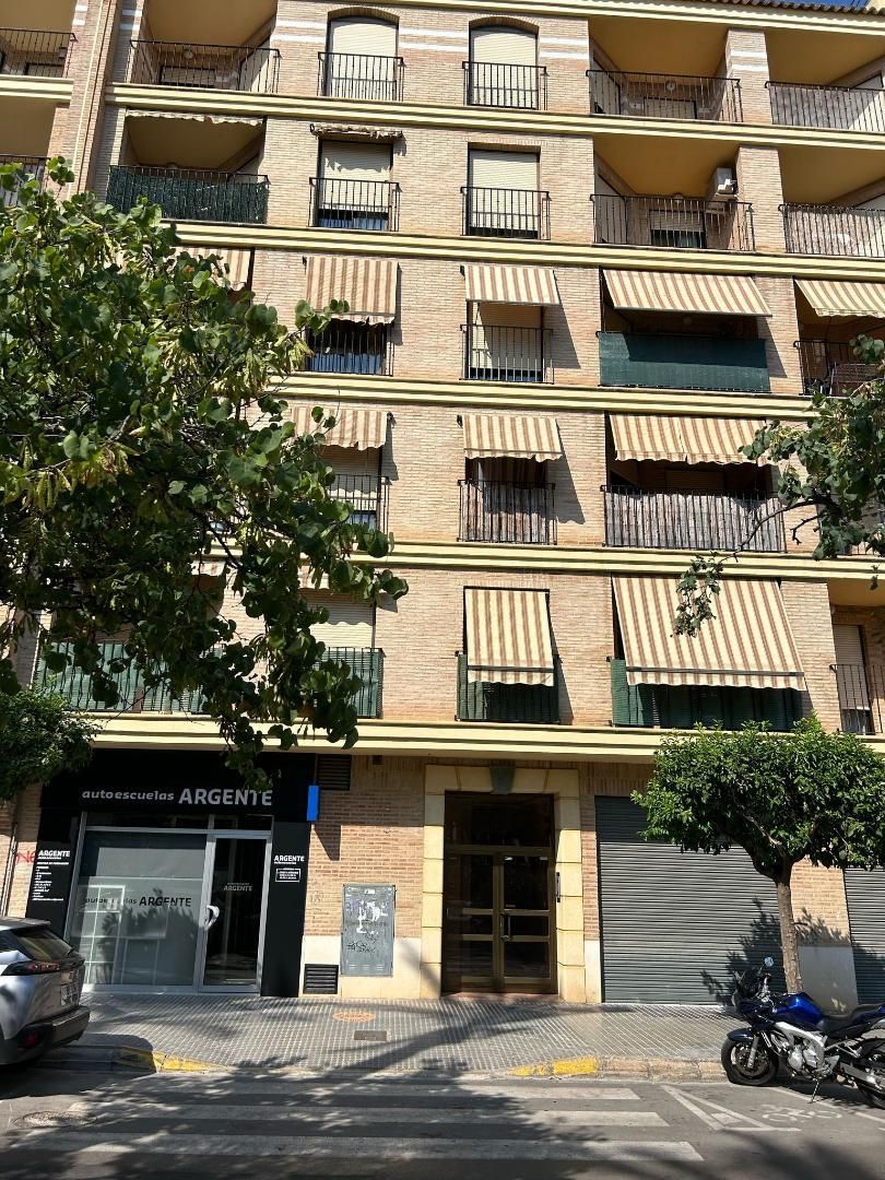 Exterior view of Premises to rent in Torrent