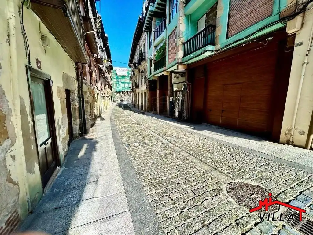 Vista exterior de Piso en venta en Laredo