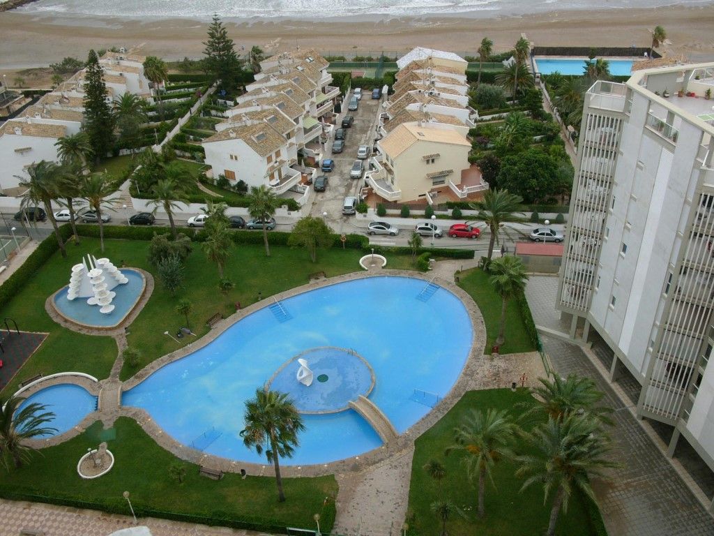 Piscina de Casa adosada en venta en El Puig de Santa Maria con Aire acondicionado, Calefacción y Jardín privado