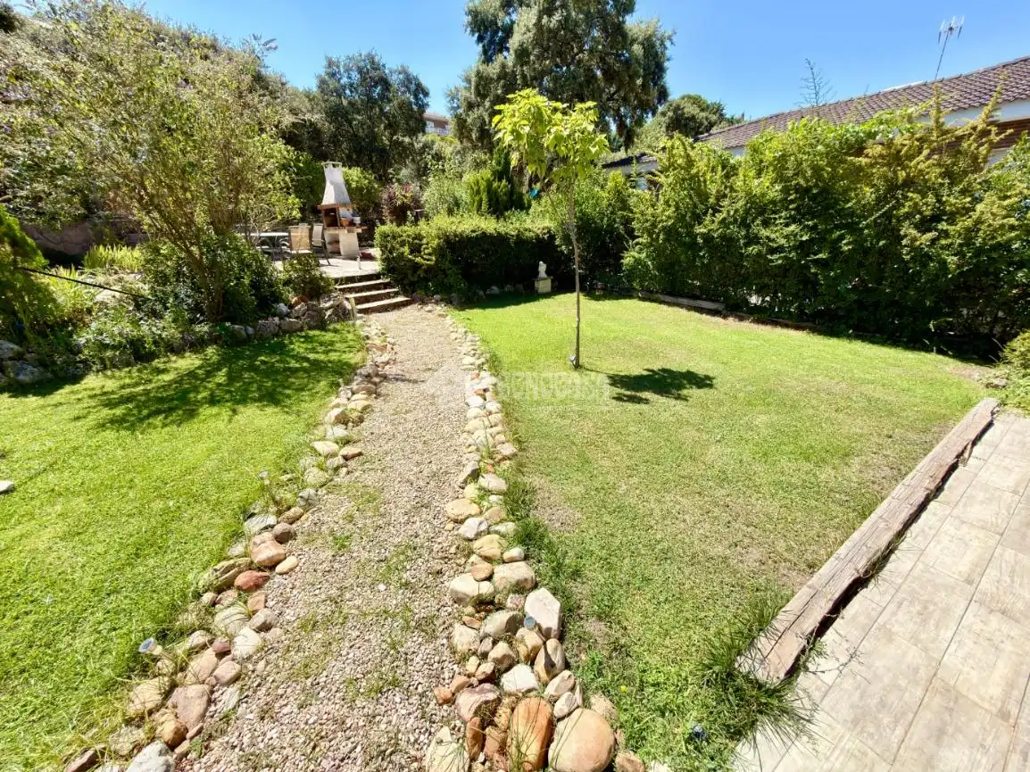Jardí de Casa o xalet en venda en Valdeaveruelo amb Aire condicionat, Calefacció i Terrassa