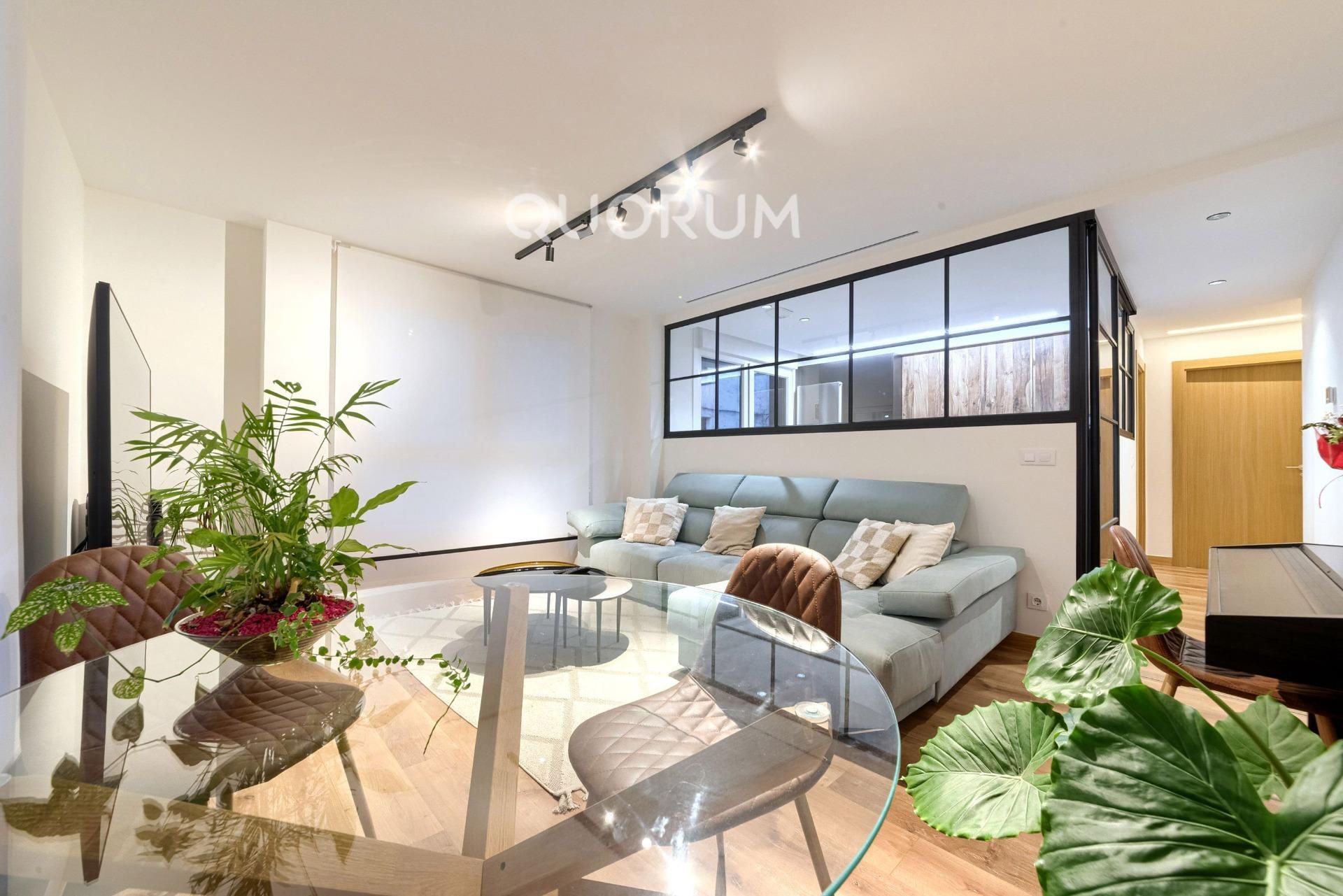 Sala de estar de Piso en venta en Basauri  con Trastero, Amueblado y Balcón