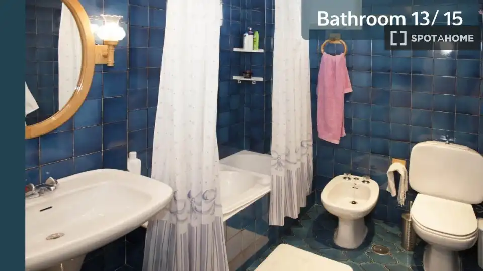Bathroom of Flat for share in Sevilla  with Air Conditioner, Terrace and Furnished