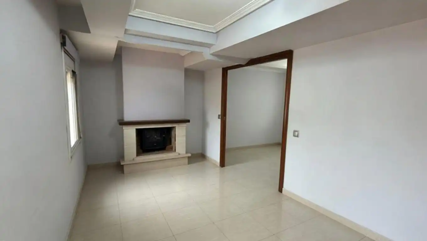 Piso en venta en L'Hospitalet de Llobregat con Aire acondicionado y Calefacción