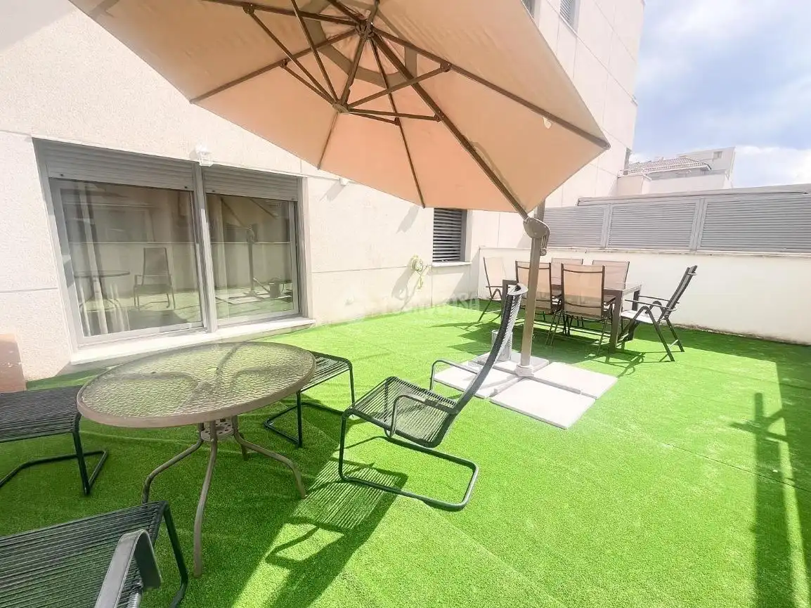 Terraza de Piso en venta en Navalcarnero con Aire acondicionado, Trastero y Piscina comunitaria