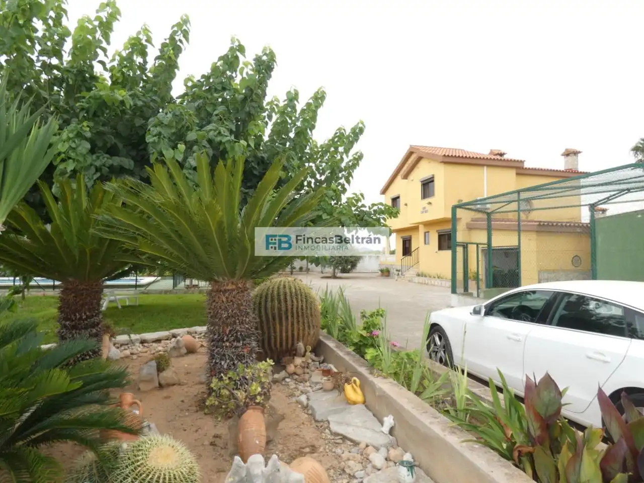 Vista exterior de Casa o xalet en venda en Benicarló amb Aire condicionat, Calefacció i Jardí privat