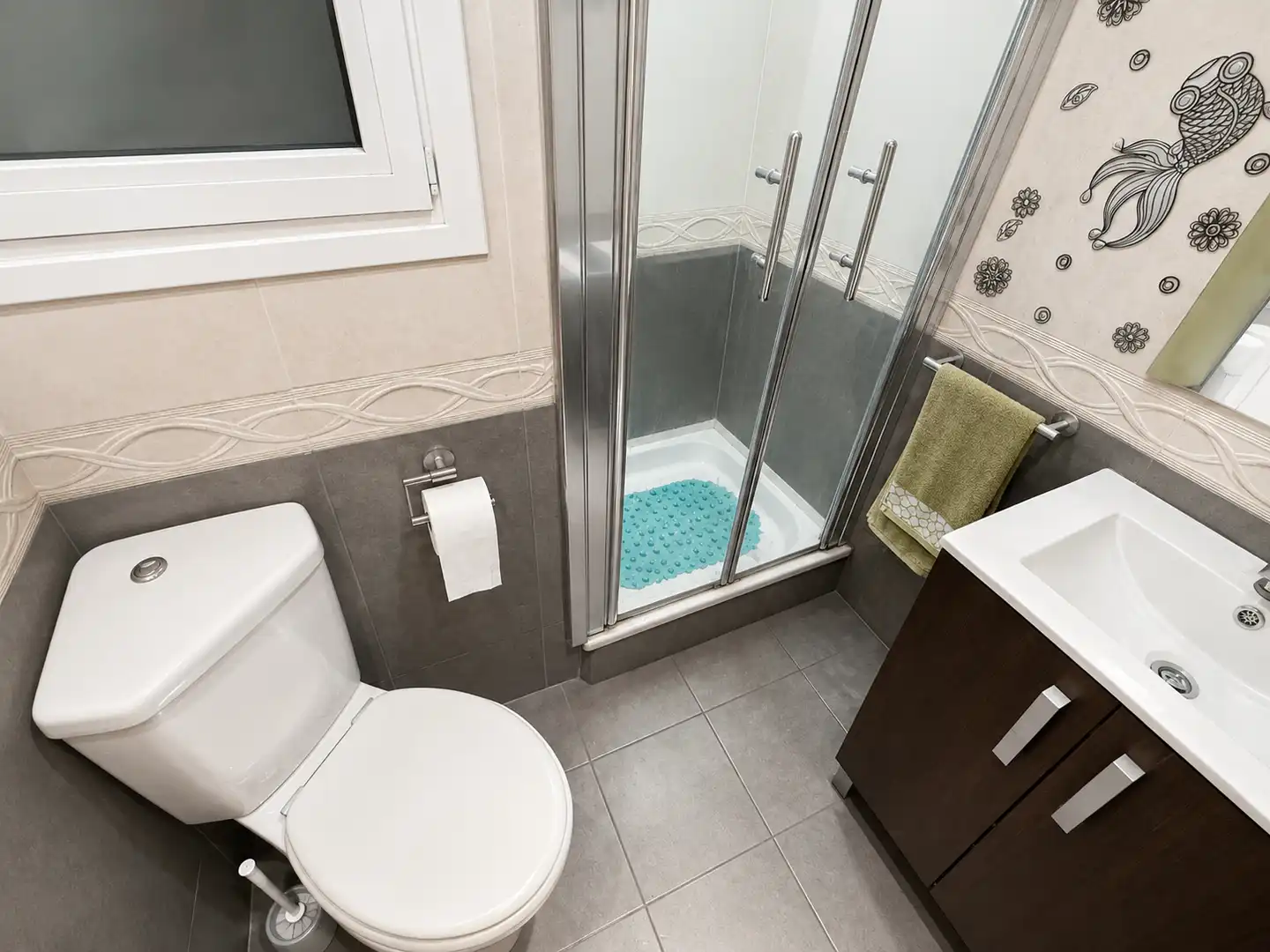 Badezimmer von Wohnung zum Verkauf in Cornellà de Llobregat mit Balkon