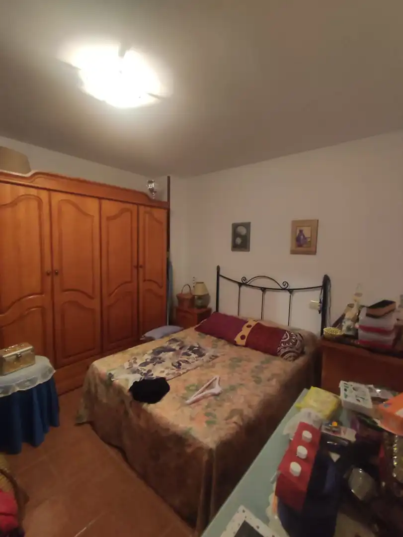Schlafzimmer von Maisonette zum Verkauf in Casas del Castañar mit Möbliert und Balkon