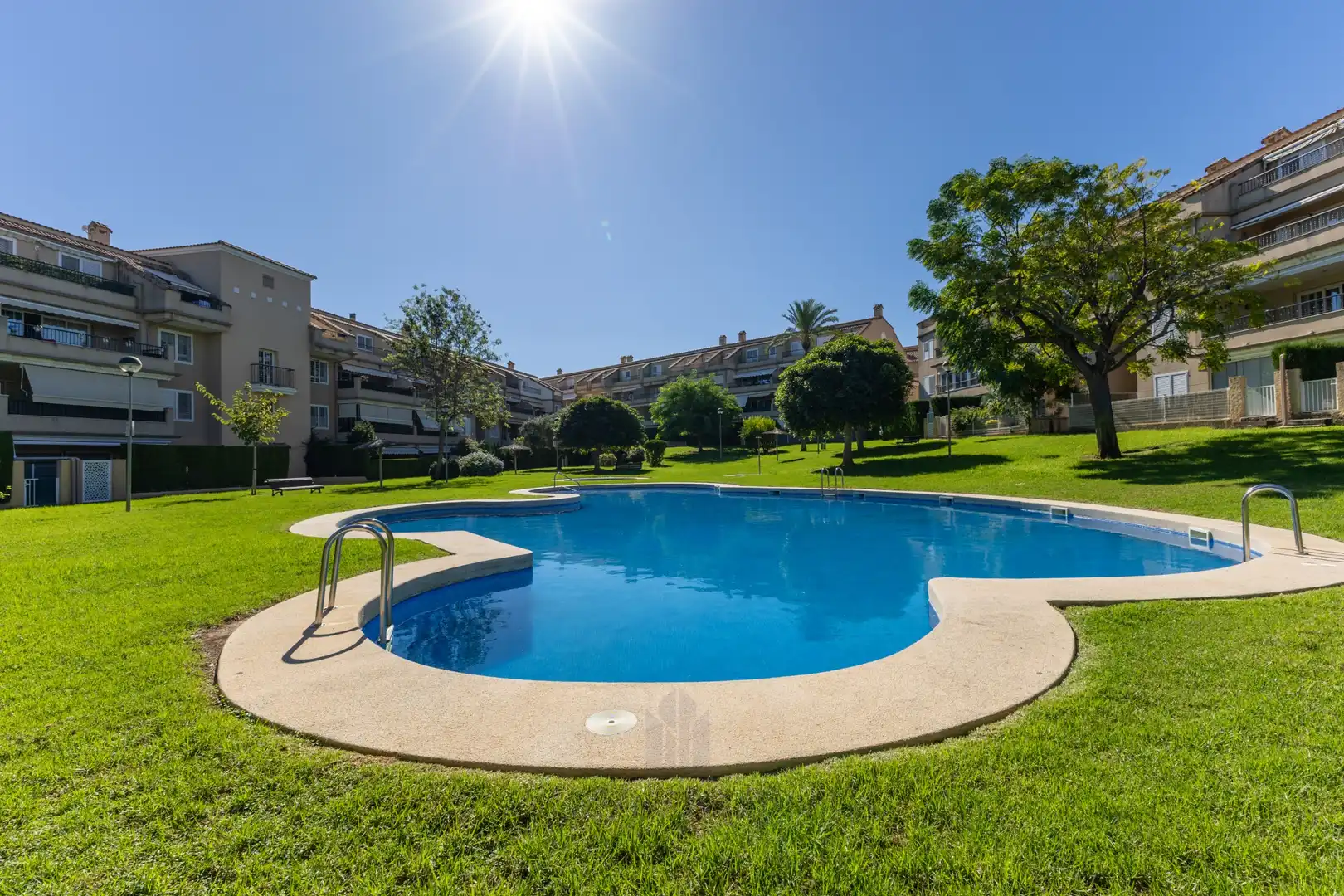 Piscina de Apartamento en venta en Torre en Conill - Cumbres de San Antonio 
