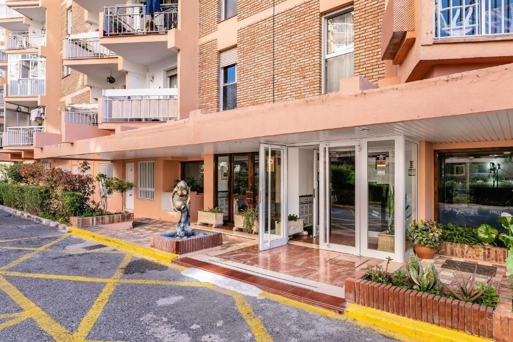 Exterior view of Flat for sale in Benalmádena  with Alarm and Community pool