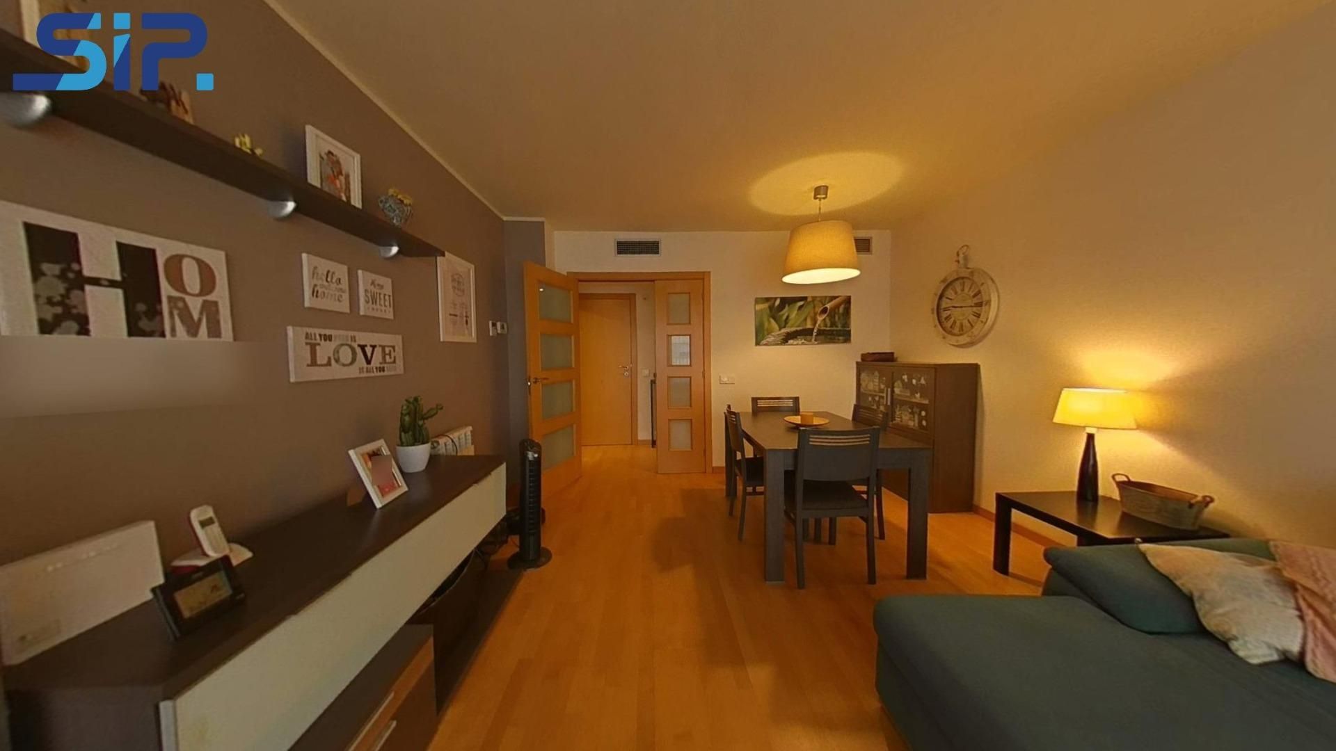 Sala d'estar de Pis en venda en Vilafranca del Penedès amb Jardí privat, Parquet i Terrassa