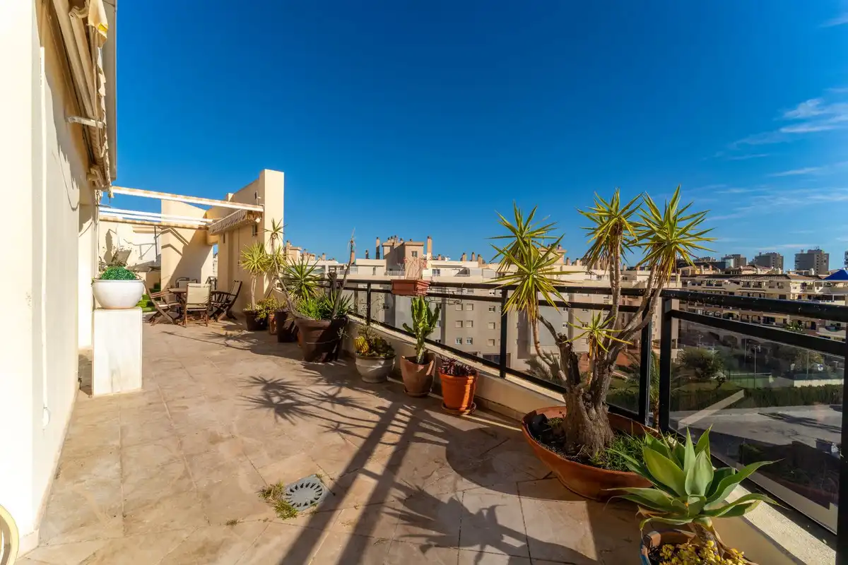 Terrasse von Dachboden zum Verkauf in Torremolinos mit Klimaanlage, Terrasse und Schwimmbad