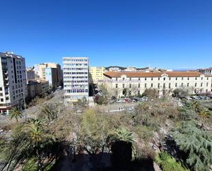 Vista exterior de Pis en venda en Cáceres Capital amb Calefacció i Parquet