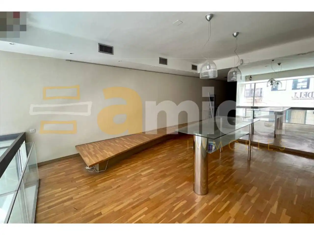 Esszimmer von Gebäude zum Verkauf in Sabadell