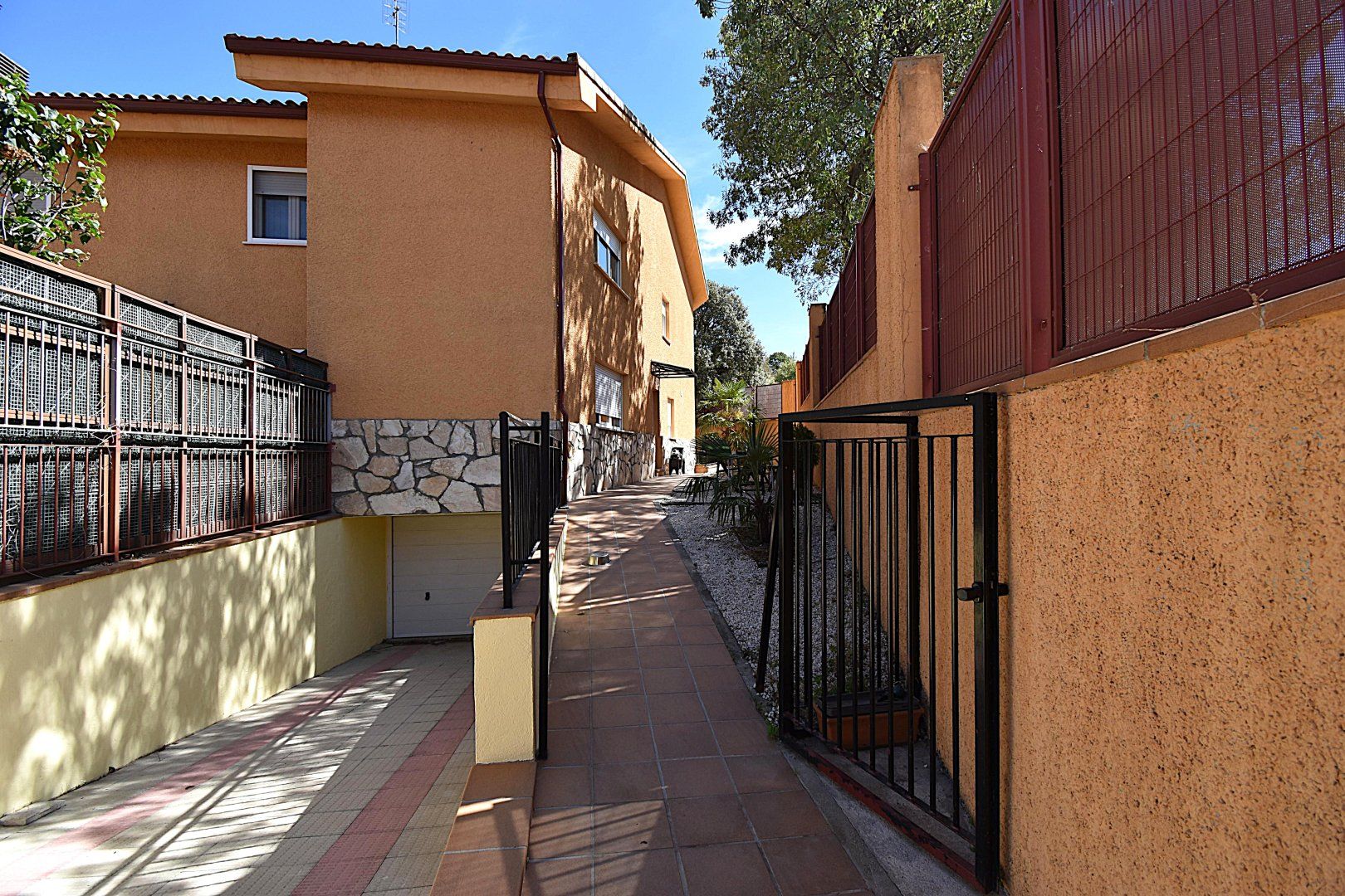 Exterior view of Single-family semi-detached for sale in Los Molinos  with Heating