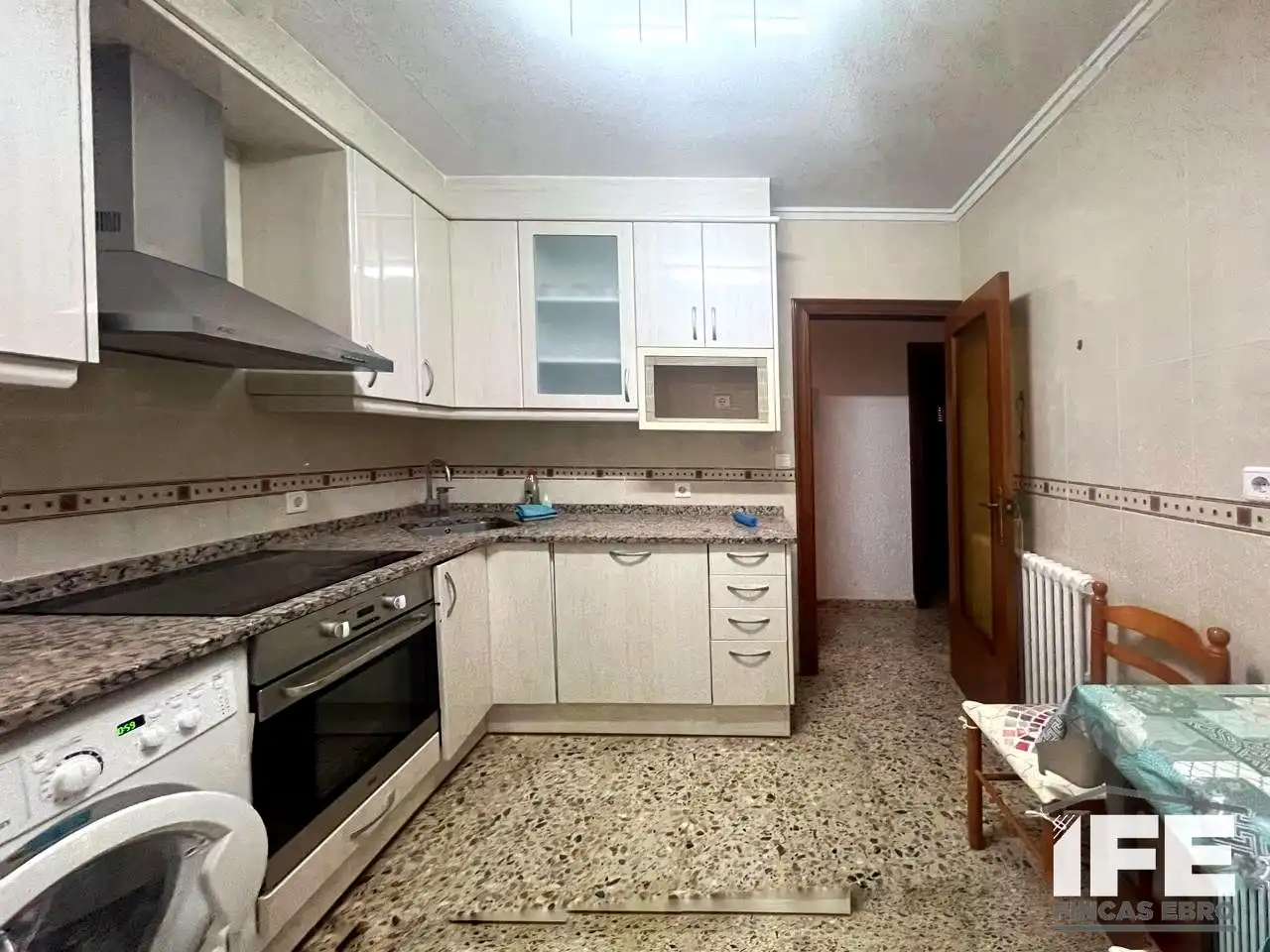 Cuina de Casa o xalet en venda en Alagón amb Jardí privat