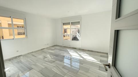 Photo 3 of Flat to rent in Pasaje Saturno, Parque Victoria Eugenia, Málaga