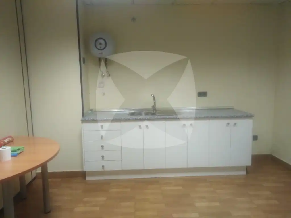 Kitchen of Office for rent in Badajoz  with Air Conditioner