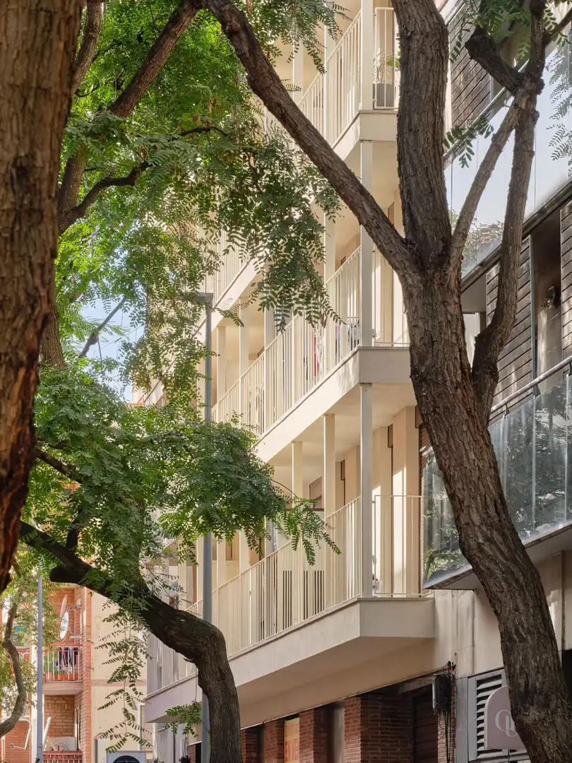 Vista exterior de Piso en venta en Santa Coloma de Gramenet con Aire acondicionado, Calefacción y Terraza