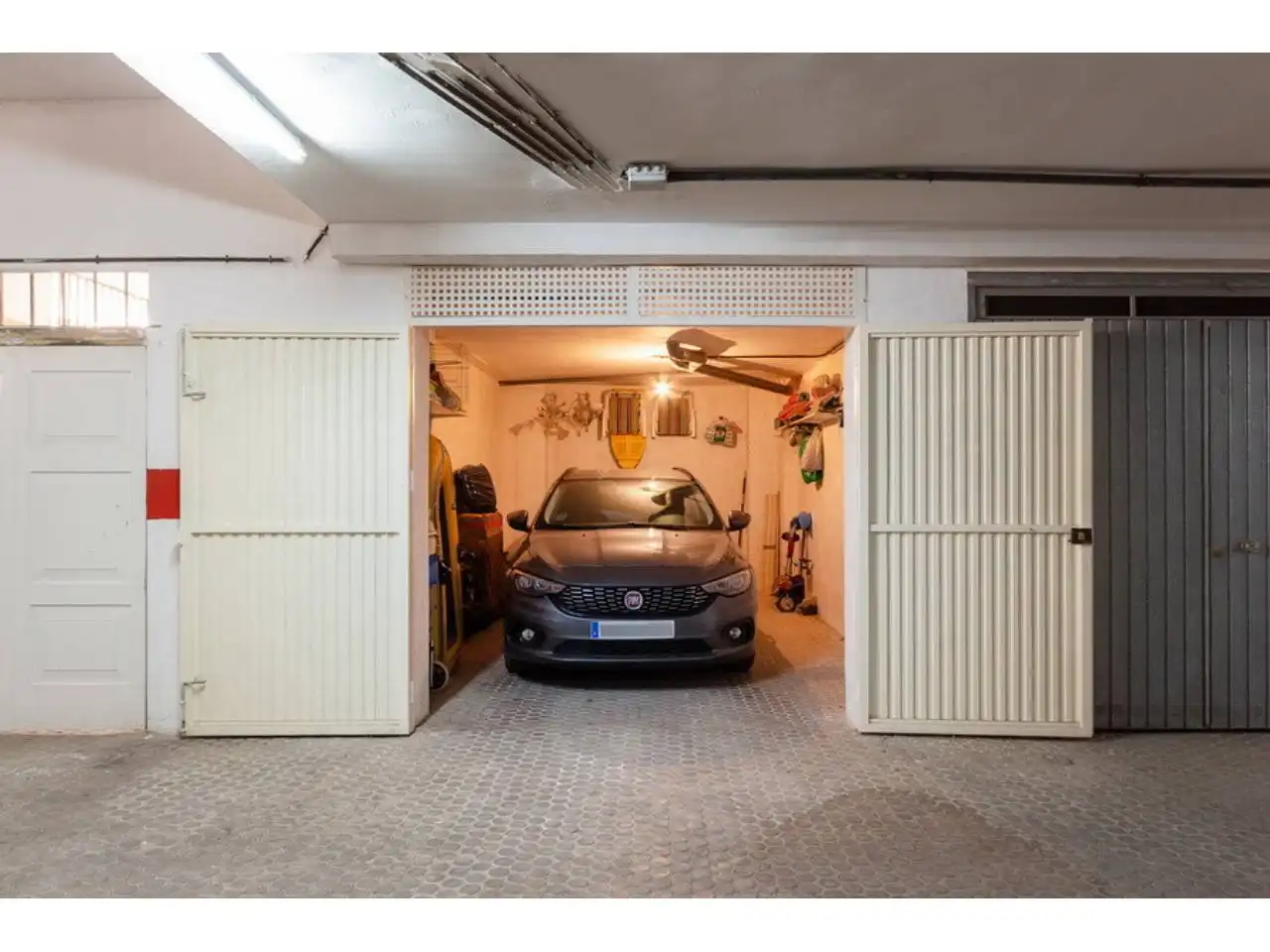 Parking de Apartamento en venta en Almuñécar con Aire acondicionado y Piscina comunitaria