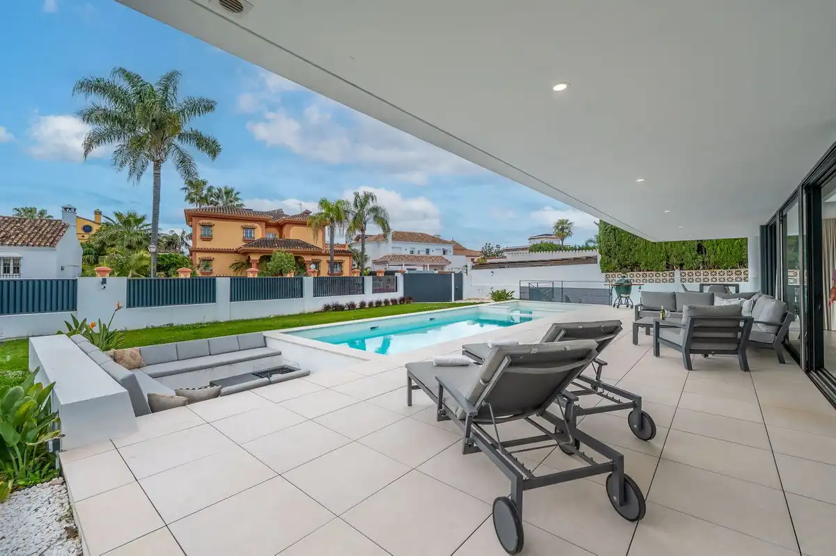 Chalet con jardín en venta en Avenida Pablo Ruiz Picasso 11, imagen 36