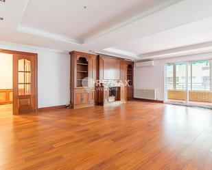 Sala d'estar de Pis de lloguer en  Madrid Capital amb Aire condicionat